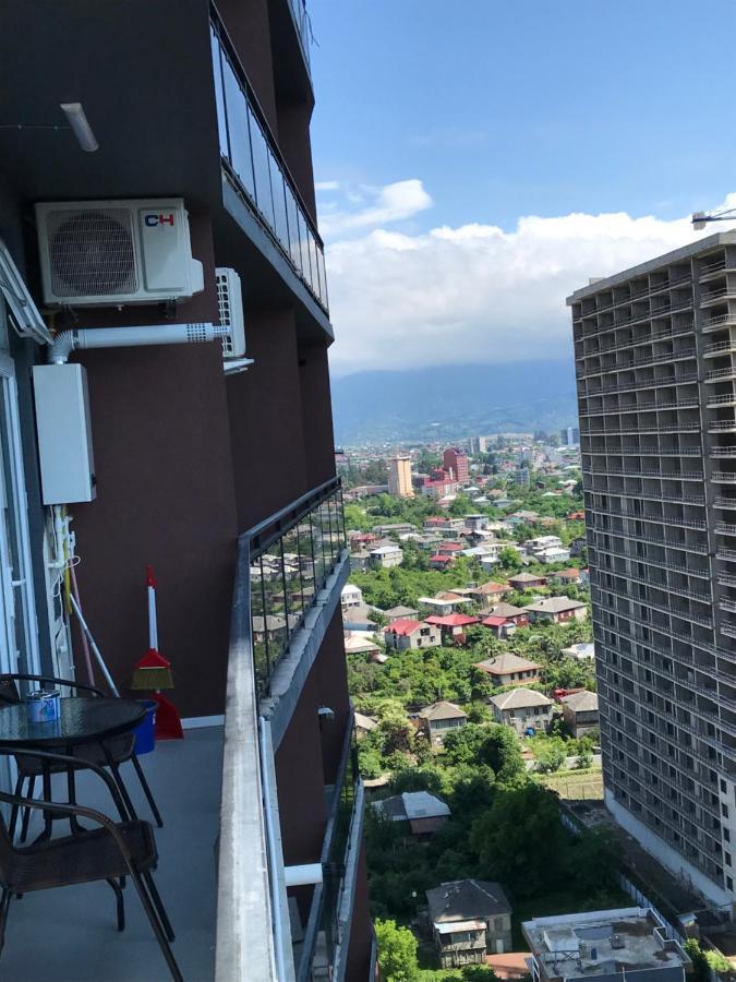 Nbg Towers 2 Appartaments บาทูมิ ภายนอก รูปภาพ